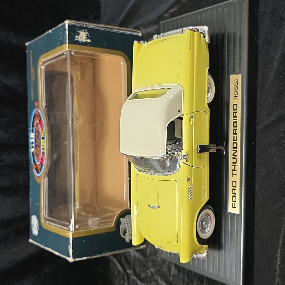Road Tough 1955 Ford Thunderbird Yellow & White 1:18 Scale Diecast Toy Car Model